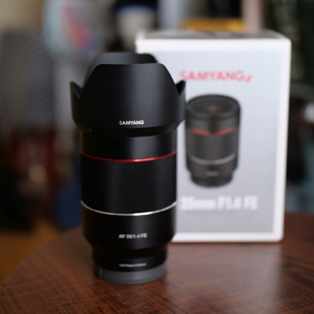 SONY(ソニー)の【SONY E】SAMYANG AF 35mm F1.4 FE フルサイズ スマホ/家電/カメラのカメラ(レンズ(単焦点))の商品写真