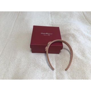 サルヴァトーレフェラガモ(Salvatore Ferragamo)の【ぴっぴ様専用】ferragamo カチューシャ(カチューシャ)