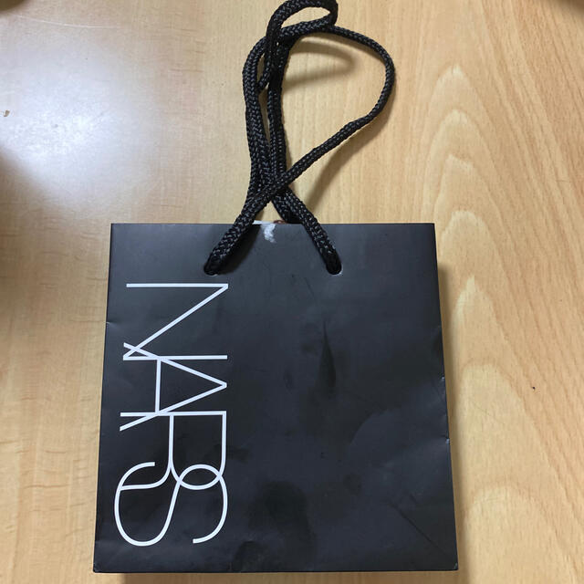 NARS(ナーズ)のNARS 紙袋 レディースのバッグ(ショップ袋)の商品写真