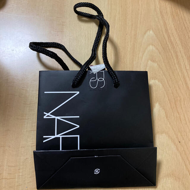 NARS(ナーズ)のNARS 紙袋 レディースのバッグ(ショップ袋)の商品写真