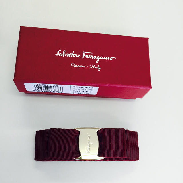 Salvatore Ferragamo(サルヴァトーレフェラガモ)のフェラガモ新品  バレッタ OPERA色 レディースのヘアアクセサリー(バレッタ/ヘアクリップ)の商品写真