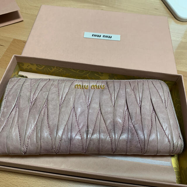 miumiu 長財布　箱付き