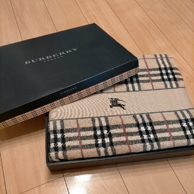 BURBERRY(バーバリー)のBURBERRY 綿100% タオルケット キッズ/ベビー/マタニティの寝具/家具(タオルケット)の商品写真