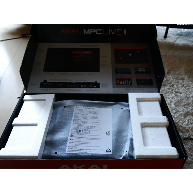 【入手困難】AKAI MPC Live 2 【ほぼ未使用】12/5(土)まで出品 楽器のDJ機器(その他)の商品写真