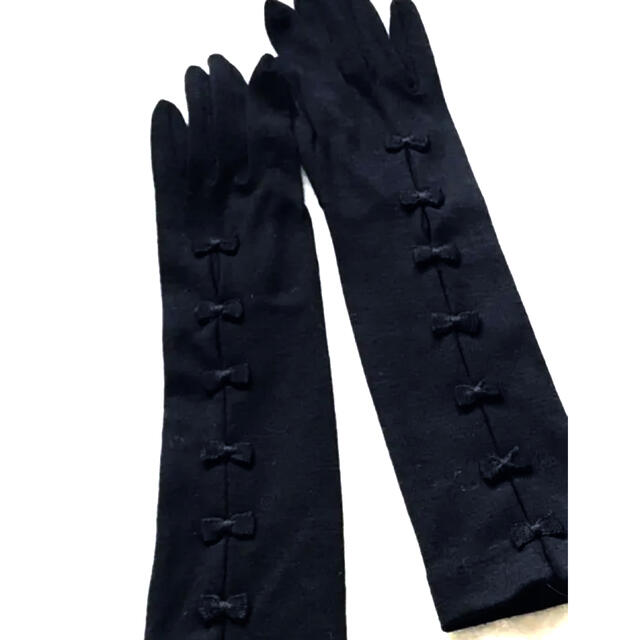 ANTEPRIMA(アンテプリマ)のアンテプリマ　手袋　グローブ　ブラック　未使用 レディースのファッション小物(手袋)の商品写真