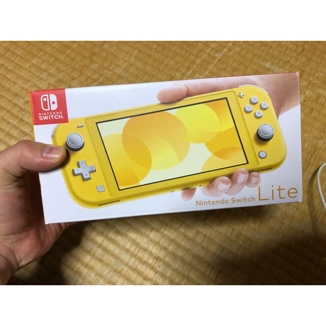 任天堂 switch ライト イエロー