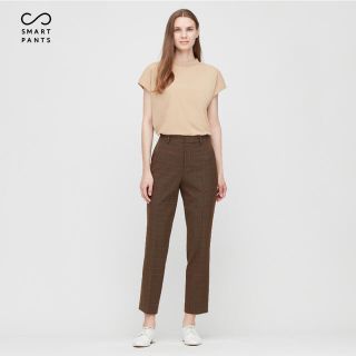 ユニクロ(UNIQLO)のスマートアンクルパンツxsチェック2wayストレッチ　丈長めまつり仕上げ69cm(クロップドパンツ)