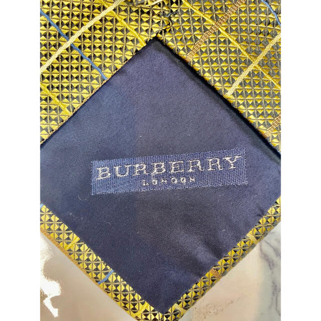 BURBERRY(バーバリー)の【美品】Burberry London 金　メンズ　ネクタイ メンズのファッション小物(ネクタイ)の商品写真