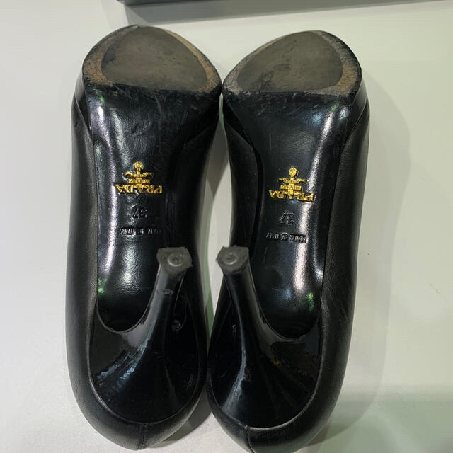 PRADA(プラダ)のGIGI様専用　プラダ　黒　パンプス　37（24cm） レディースの靴/シューズ(ハイヒール/パンプス)の商品写真