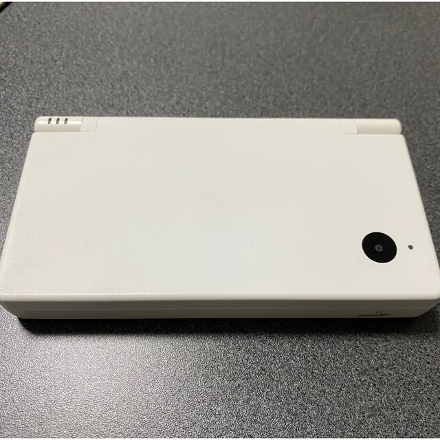 ニンテンドーDS(ニンテンドーDS)のNintendo DS 本体 ニンテンドー DSI WHITE エンタメ/ホビーのゲームソフト/ゲーム機本体(携帯用ゲーム機本体)の商品写真