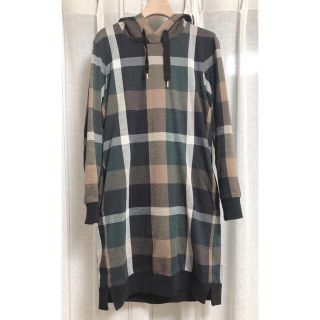 ブラックレーベルクレストブリッジ チェックワンピース ワンピースの 【使い勝手の良い】 ブルーレーベルクレストブリッジ 春秋 無地(赤チェック) ネイビー ワンピース ひざ丈ワンピース