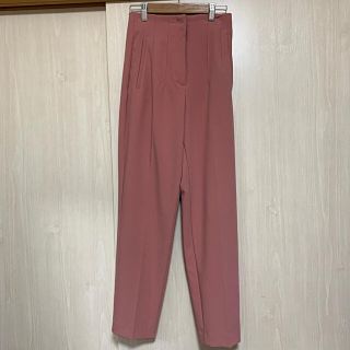 ザラ(ZARA)のZARA テーパードパンツ　XS(カジュアルパンツ)