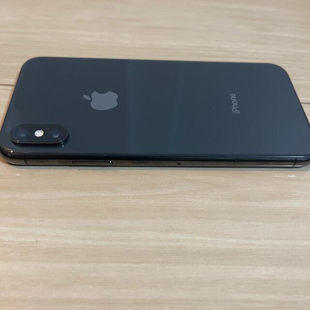 Apple(アップル)のiPhone Xs Space Gray 64 GB au スマホ/家電/カメラのスマートフォン/携帯電話(スマートフォン本体)の商品写真