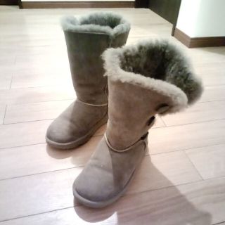 アグ(UGG)の美品 UGGムートンブーツ22.5売り切り(ブーツ)