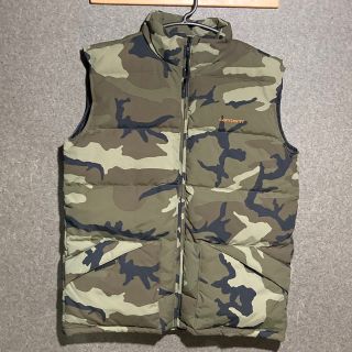 h28. 美品 carhartt ダウンベスト 迷彩柄