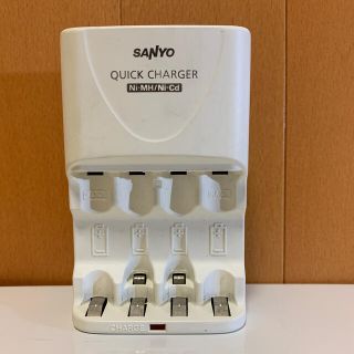 サンヨー(SANYO)のエネループ　充電器　サンヨー(バッテリー/充電器)