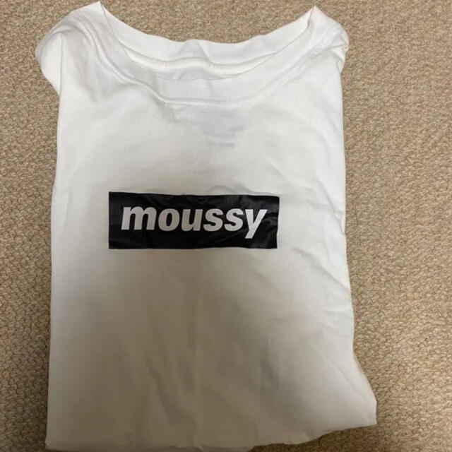 moussy(マウジー)のmoussyロゴTシャツ レディースのトップス(Tシャツ(半袖/袖なし))の商品写真