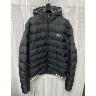 フレッドペリー(FRED PERRY)のフレッドペリー　ダウンジャケット　ブラック(ダウンジャケット)