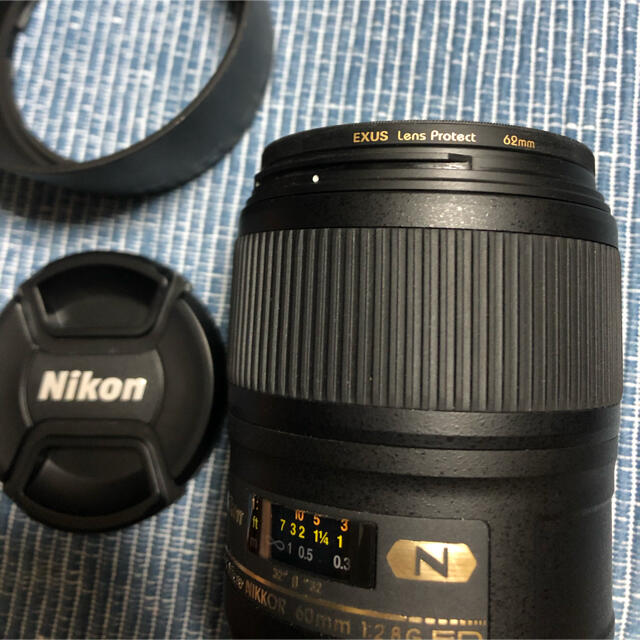 Nikon(ニコン)のMicro NIKKOR 60mm F2.8G ED スマホ/家電/カメラのカメラ(レンズ(単焦点))の商品写真