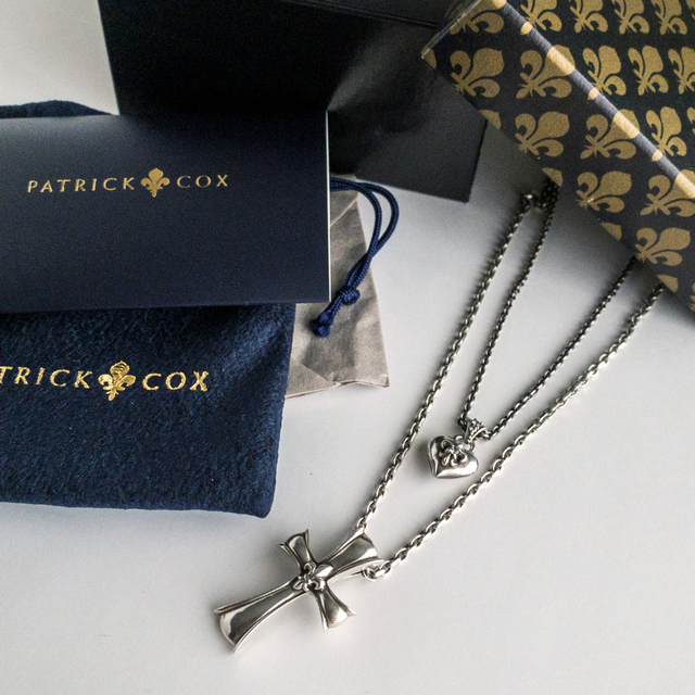 宅配 Patrick Cox ネックレス ユリとクロス 925刻印 ブランド刻印 驚き