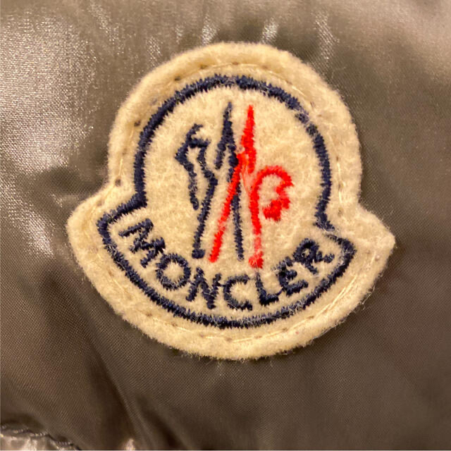 MONCLER(モンクレール)のモンクレール　MONCLER ダウンベスト サイズO メンズのジャケット/アウター(ダウンベスト)の商品写真