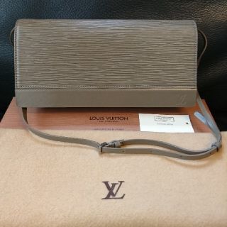 LOUIS VUITTON - 新品、未使用 LOUIS VUITTON エピ オンフルール