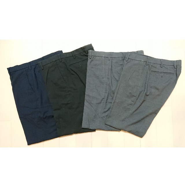 UNIQLO(ユニクロ)のユニクロヒートテックストレッチ スリムフィット パンツ４本セット メンズのパンツ(スラックス)の商品写真