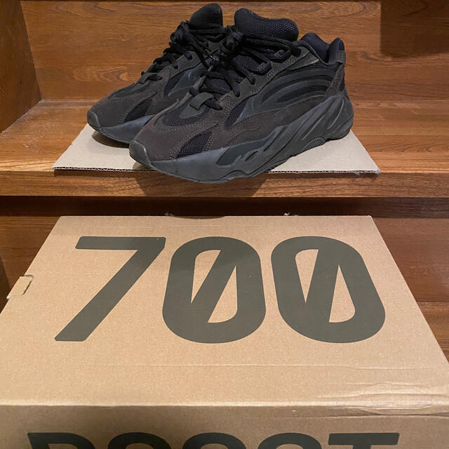 yeezy boost700 vantaメンズ