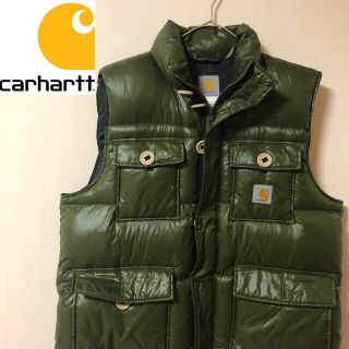 カーハート(carhartt)の【アウトドアのお供に！】カーハート 胸元ロゴワンポイント カーキ ダウンベスト(ダウンベスト)