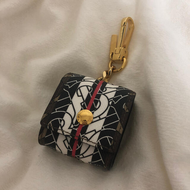 BURBERRY(バーバリー)のAirPodsケース burberry バーバリー スマホ/家電/カメラのスマホアクセサリー(モバイルケース/カバー)の商品写真