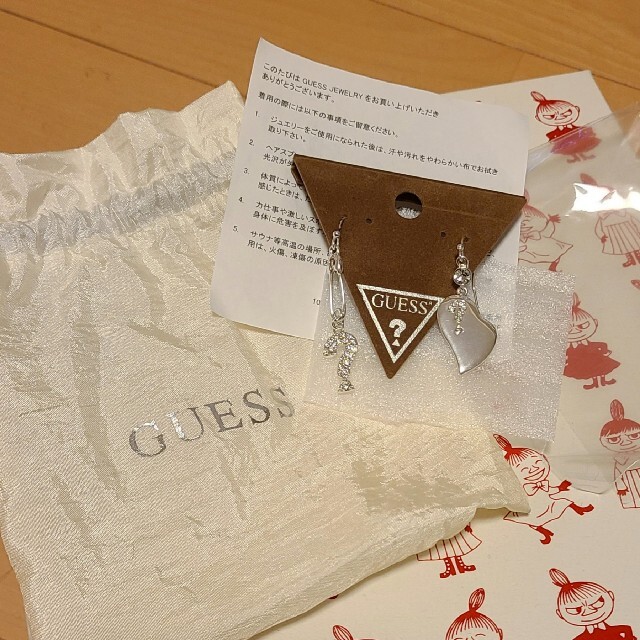 Guess 新品未使用 Guess ピアス ハート 安全ピン マークの通販 By Nono S Shop ゲスならラクマ