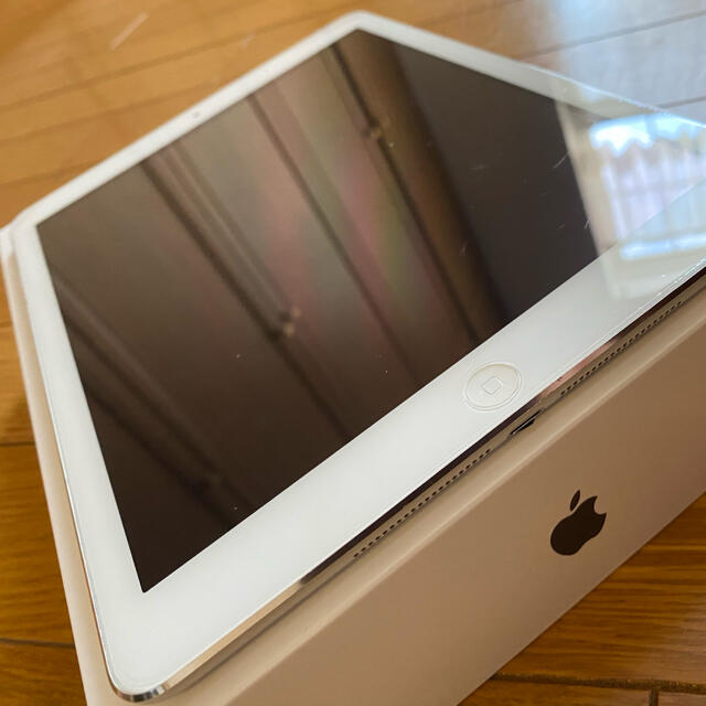 ☆ Apple iPad Air 32GB Wi-Fi シルバー 美品 送料無料 セール特価