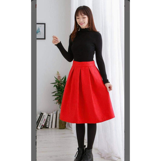 フレアスカート　赤　Mサイズ(ひざ丈スカート)