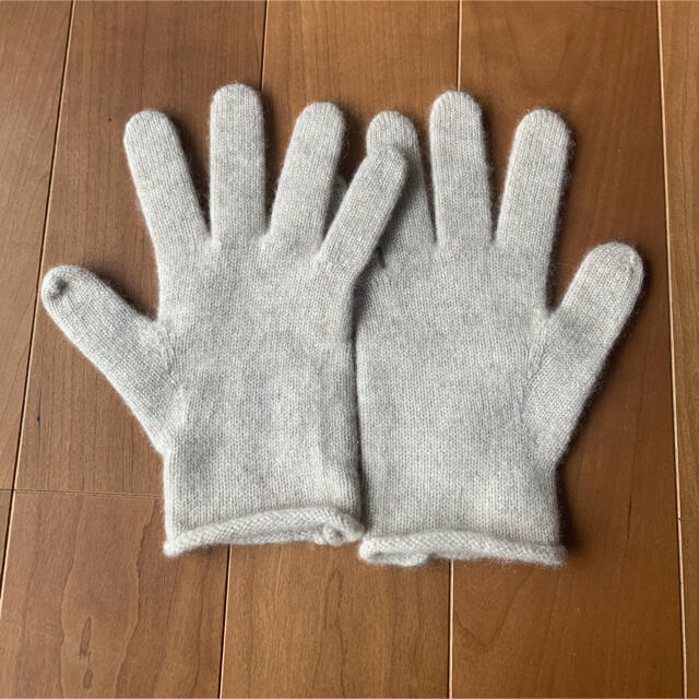 Johnstons(ジョンストンズ)のジョンストンズ カシミア100%手袋   未使用 ベージュ カシミヤグローブ レディースのファッション小物(手袋)の商品写真