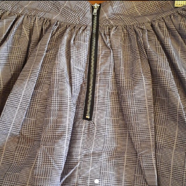 dazzlin(ダズリン)のdazzlin　グレンチェック　ナイロン　フレアスカート レディースのスカート(ひざ丈スカート)の商品写真
