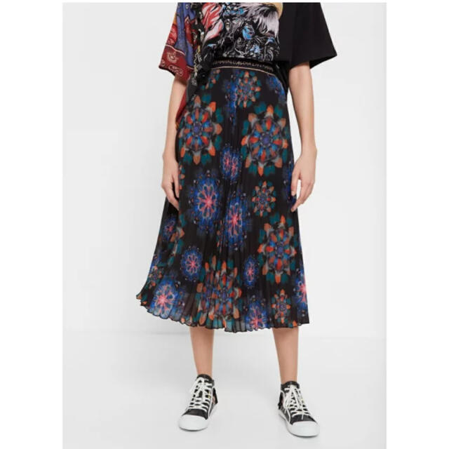 DESIGUAL(デシグアル)の新品✨タグ付き‼️定価17900円　デシグアル　M お洒落なデザインスカート  レディースのスカート(その他)の商品写真