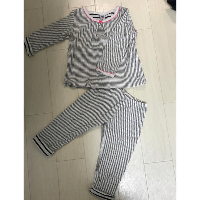 PETIT BATEAU(プチバトー)のプチバトー　3ans  95㎝　ボーダー　チュビック キッズ/ベビー/マタニティのキッズ服女の子用(90cm~)(パジャマ)の商品写真