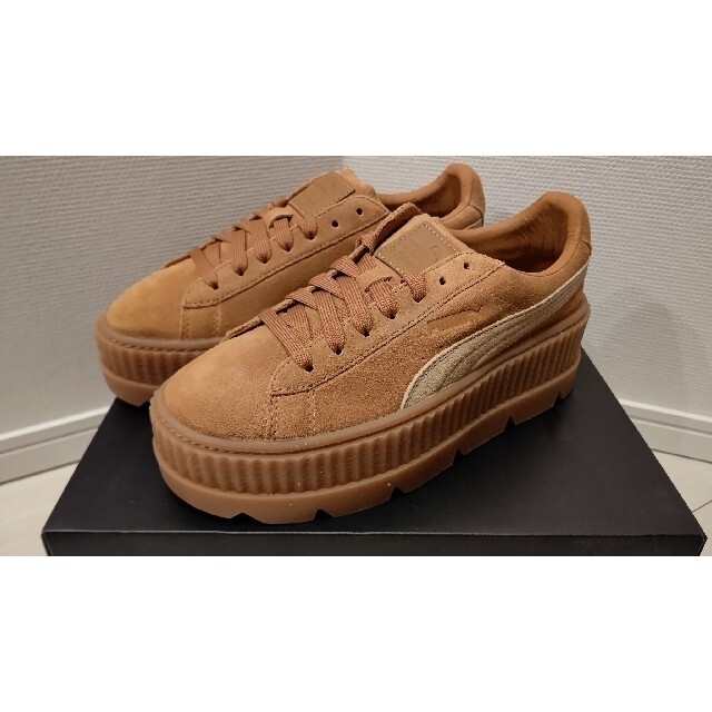 PUMA(プーマ)のPUMAbyRihannaSuedeCleated Creeper24.5cm レディースの靴/シューズ(スニーカー)の商品写真