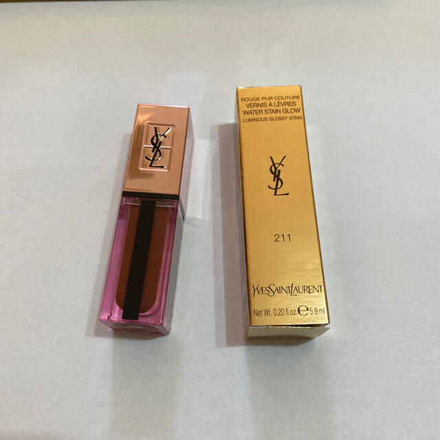 Yves Saint Laurent Beaute(イヴサンローランボーテ)の<YSL> ルージュ ピュールクチュール ヴェルニ ウォーターグロウ 211  コスメ/美容のベースメイク/化粧品(口紅)の商品写真