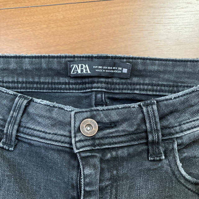 ZARA(ザラ)のザラ　スキニーデニム　ダメージ レディースのパンツ(デニム/ジーンズ)の商品写真