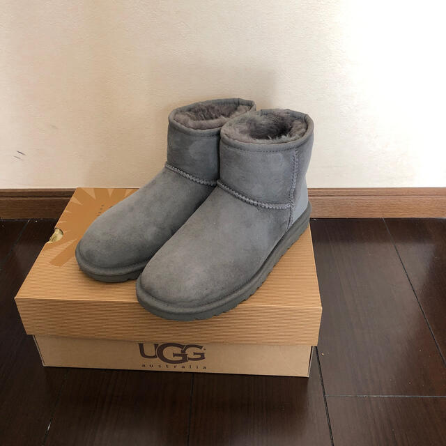 UGGムートンブーツ☆クラッシックミニ☆グレー未使用に近い！レディース