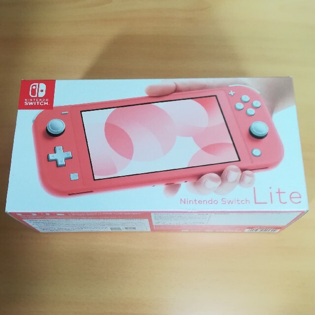 Nintendo Switch(ニンテンドースイッチ)の新品 Nintendo Switch Lite コーラル エンタメ/ホビーのゲームソフト/ゲーム機本体(家庭用ゲーム機本体)の商品写真