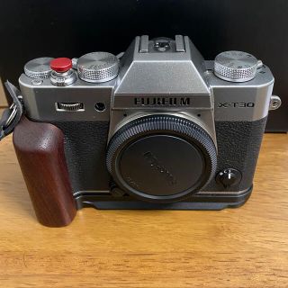 フジフイルム(富士フイルム)の富士フイルム　FUJI FILM X-T30 シルバー(ミラーレス一眼)