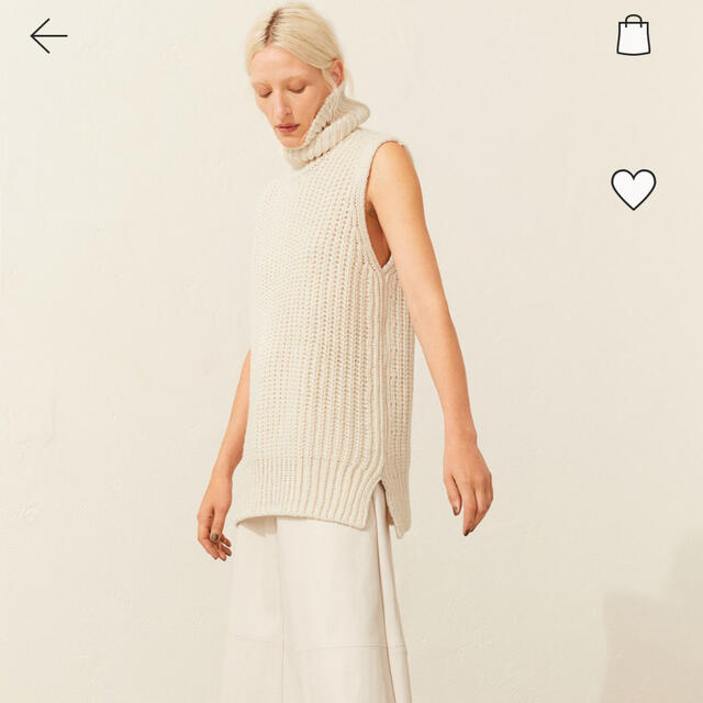 H&M(エイチアンドエム)の【ぷりん様専用】H&M ☆ ニットベスト レディースのトップス(ベスト/ジレ)の商品写真