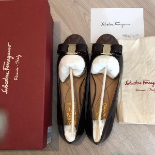 サルヴァトーレフェラガモ(Salvatore Ferragamo)のフェラガモ　vaina フラットシューズ(バレエシューズ)