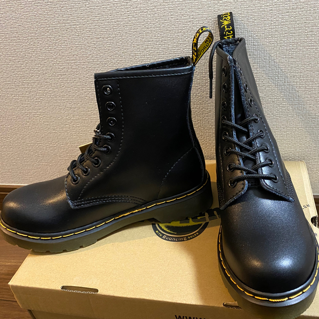 Dr.Martens(ドクターマーチン)のDr.Martens 8ホール 23cm レディースの靴/シューズ(ブーツ)の商品写真