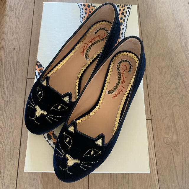 CHARLOTTE OLYMPIA キティフラットシューズ ベルベットネイビー 有名な
