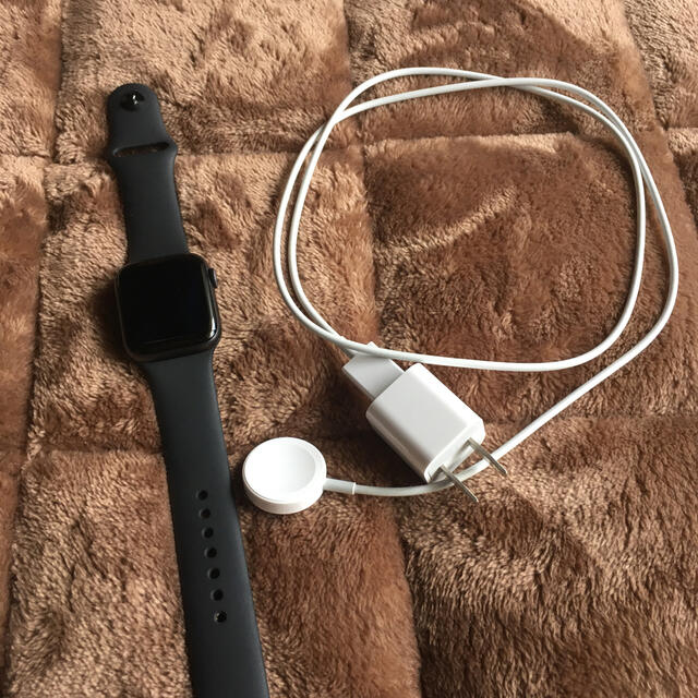 Apple Watch(アップルウォッチ)のApple Watch5  40mm  GPSモデル メンズの時計(腕時計(デジタル))の商品写真