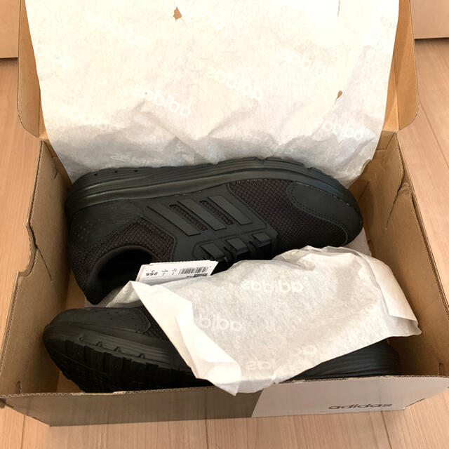 adidas(アディダス)のアディダス ランニングシューズ メンズ GLX4 M 25.5cm メンズの靴/シューズ(スニーカー)の商品写真