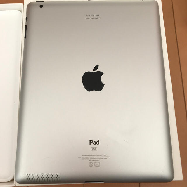 Apple(アップル)の【値下げ】iPad2 wifiモデル　64GB ホワイト スマホ/家電/カメラのPC/タブレット(タブレット)の商品写真